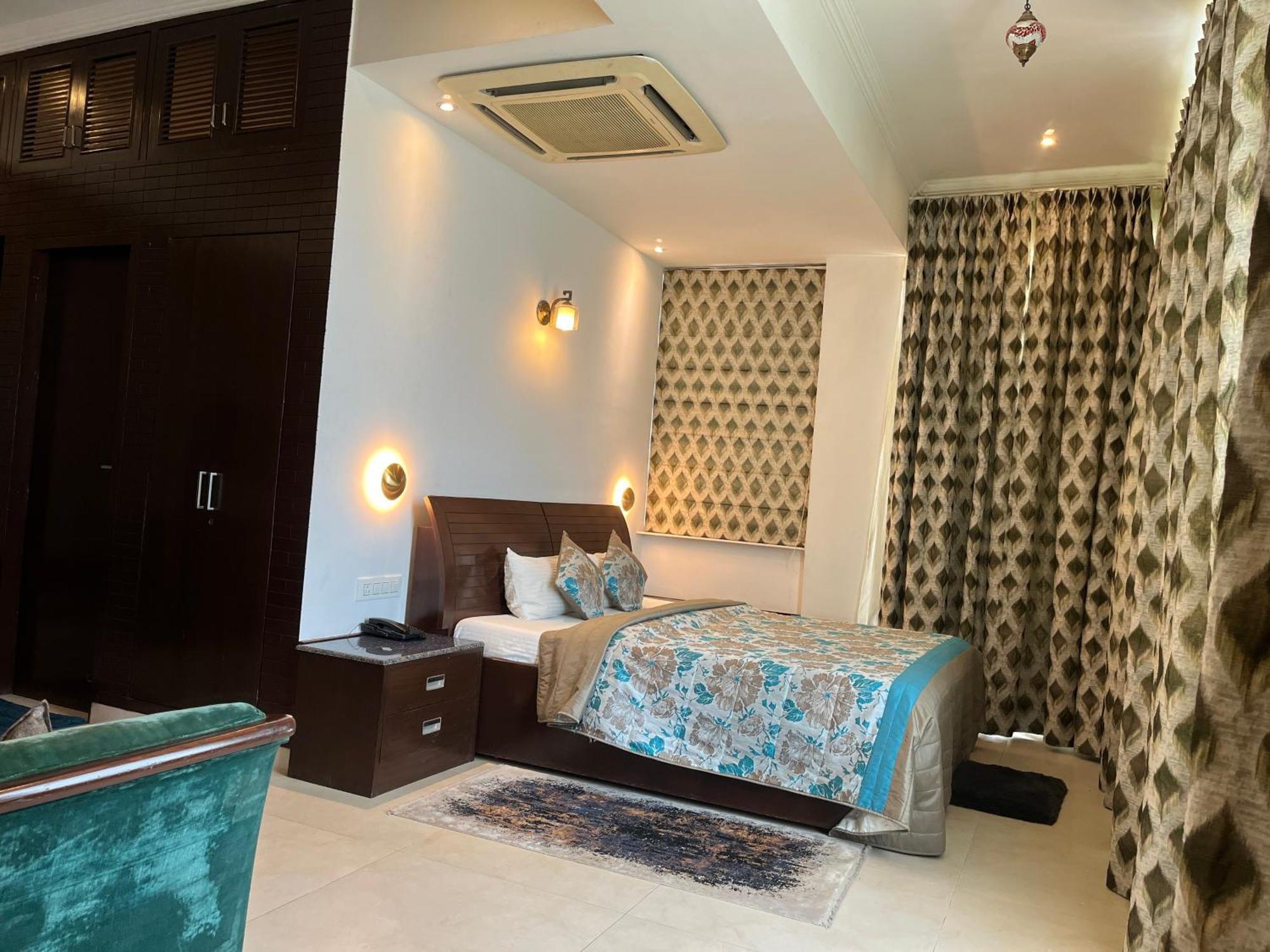 Treehouse Narmade A Riverfront Resort & Spa Narmadapuram Hoshangabad Esterno foto
