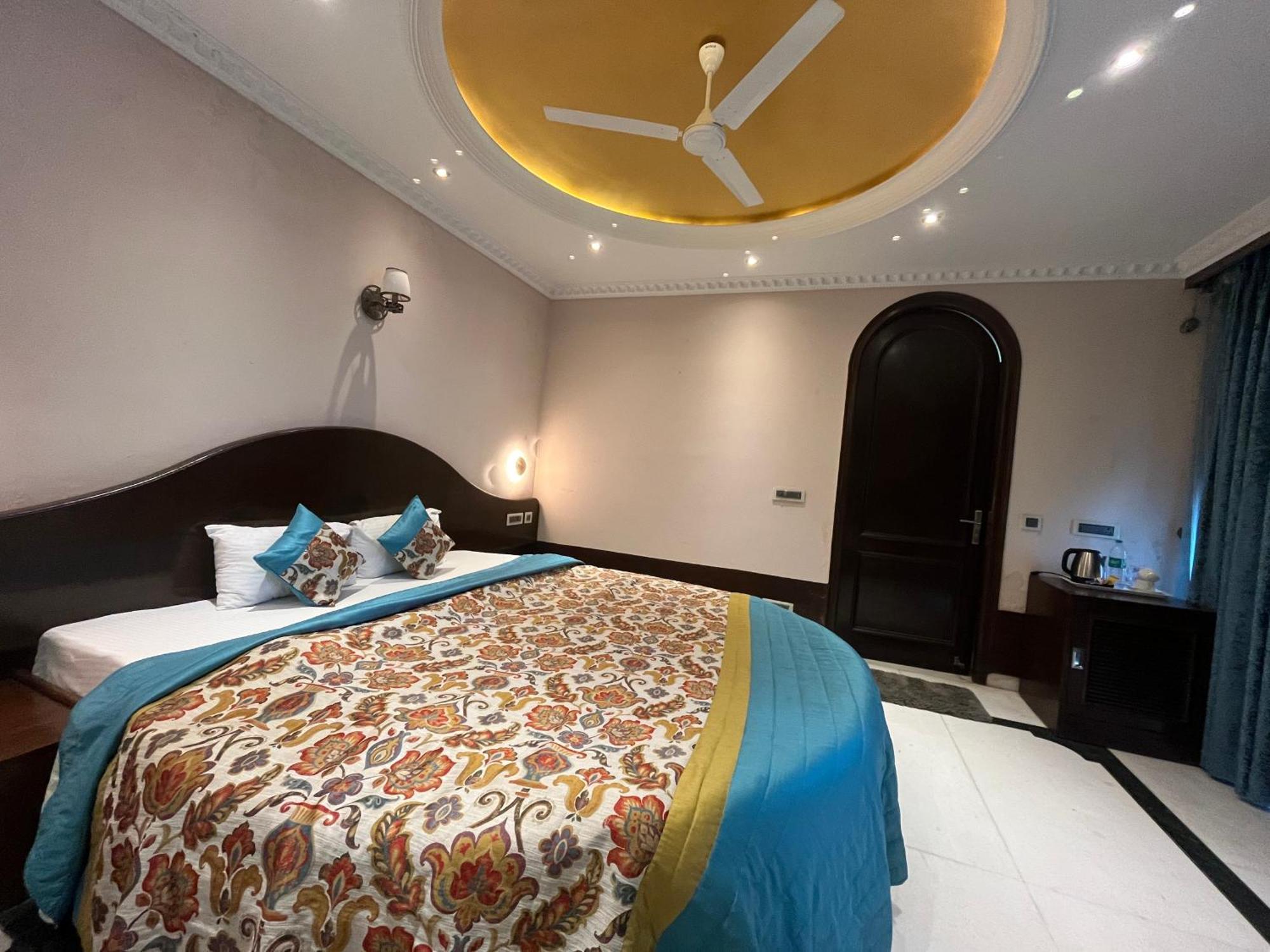Treehouse Narmade A Riverfront Resort & Spa Narmadapuram Hoshangabad Esterno foto