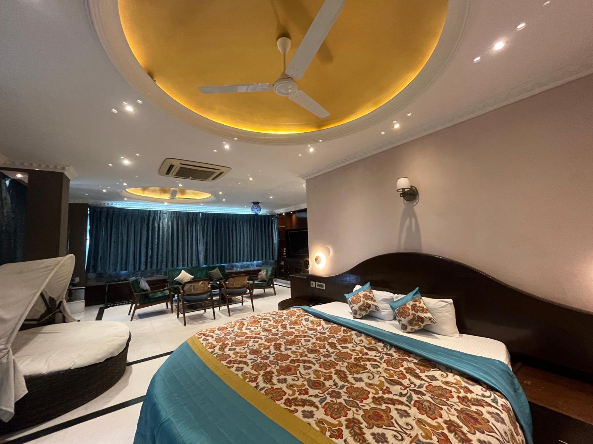 Treehouse Narmade A Riverfront Resort & Spa Narmadapuram Hoshangabad Esterno foto